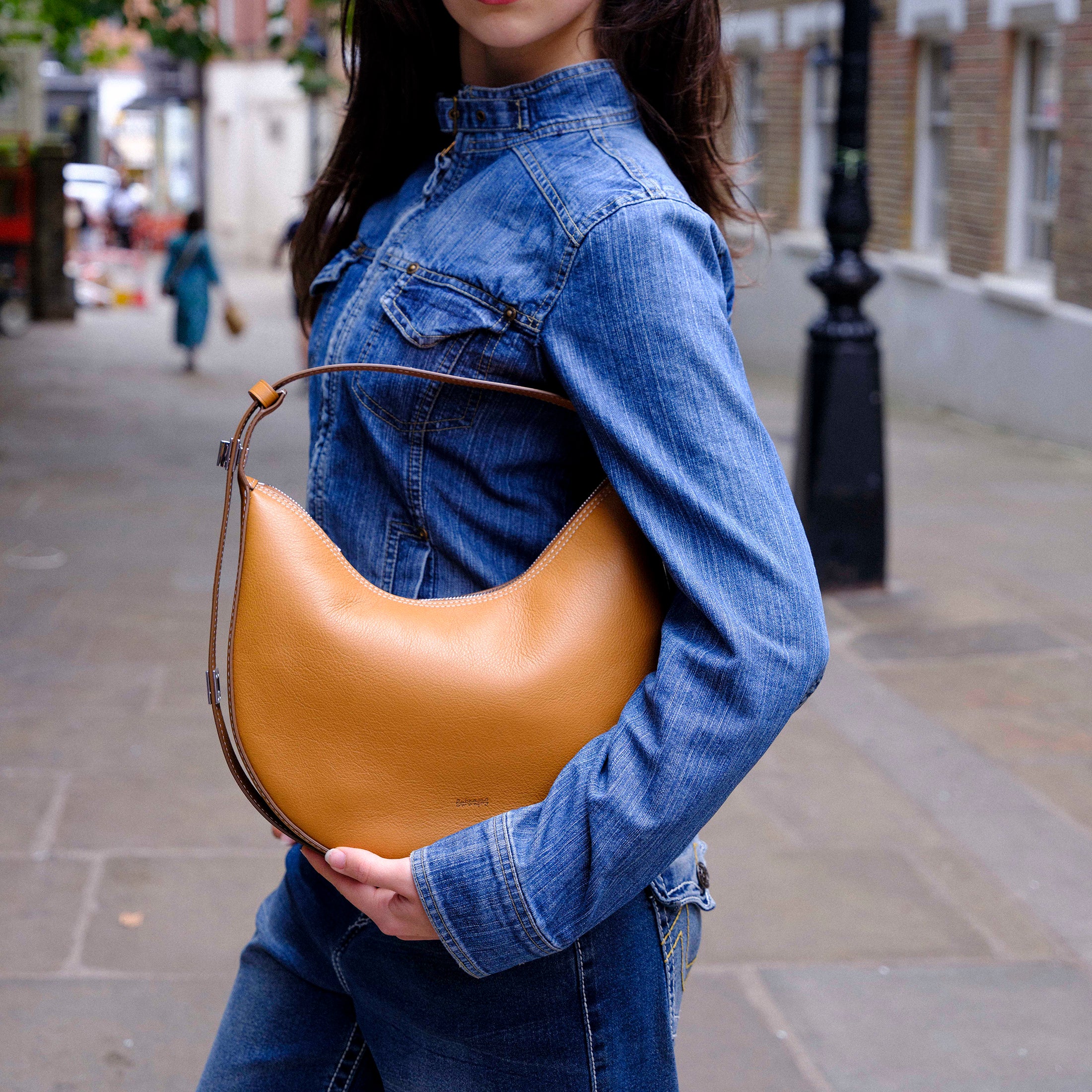 NINA Circle Crossbody Bag II - Image 4